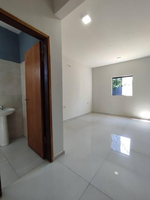 Vendo casa Minimalista en - Mariano Roque Alonso 3 Dormitorios, 1 en Suite,quincho 