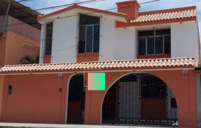Urbanización Bancarios I etapa vendo casa de dos pisos más terraza
