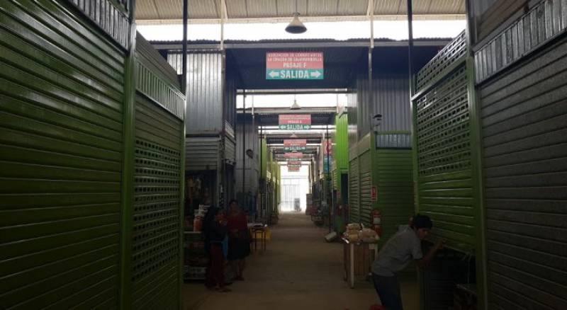 Vendo Puesto Comercial en Mercado La Chacra Cajamarquilla Chosica