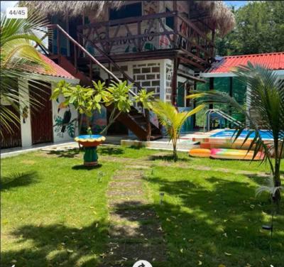 Casa de playa con piscina en las Peñitas