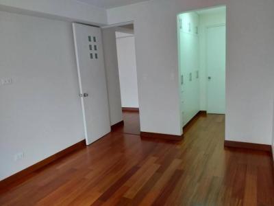 MODERNO DEPARTAMENTO EN SAN BORJA ALQUILO EN TORRES DE LIMATAMBO EN PRIMER PISO CON COCHERA