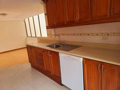 AMPLIO ALQUILER DE DEPARTAMENTO EN LINCE CANEVARO