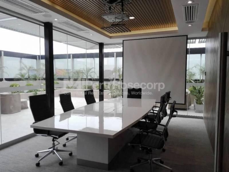 Venta / Alquiler de Oficinas en Exclusiva Zona de San Isidro 256 m²
