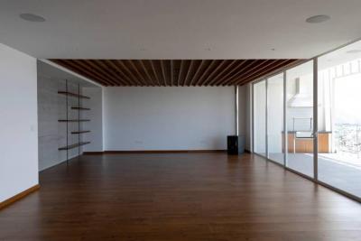 AMPLIO DEPARTAMENTO EN SURCO AV BENAVIDES