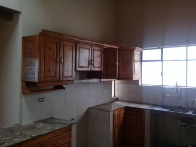 AMPLIO DEPARTAMENTO EN SURCO AV BENAVIDES