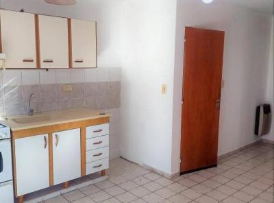 SE ALQUILA departamento en san Luis la rosa toro