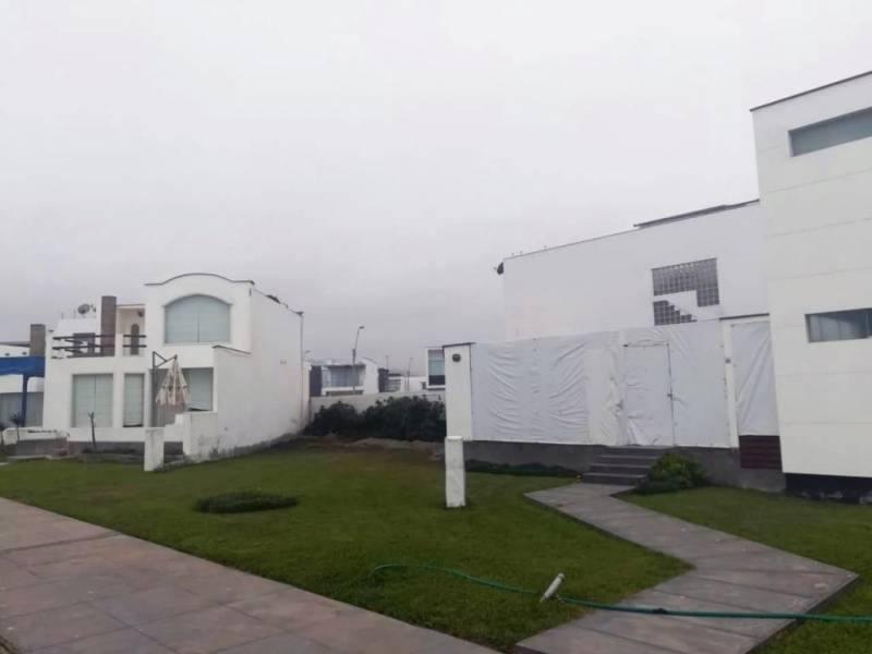 Venta de terreno de 182 m2 frente a playa en Condominio Moravia en Mala en Cañete