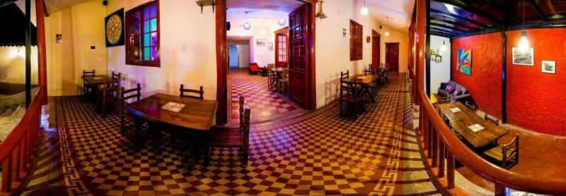 Restaurante Venta o Traspaso -- Casona Colonial a 1 1/2 cuadra de la plaza de armas