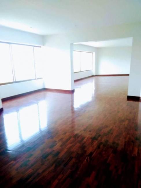 En venta Departamento Muy Amplio con Piscina, Area Bbq, 514 m² San Isidro