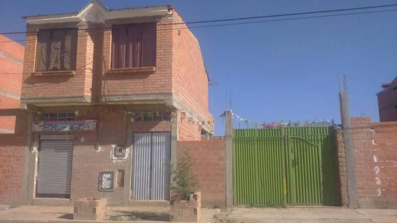 Casa Frente a Centro D Salud en El Alto