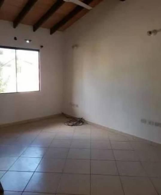 ALQUILO DUPLEX EN BARRIO CERRADO EN LUQUE ZONA RAKIURA COD 2035.