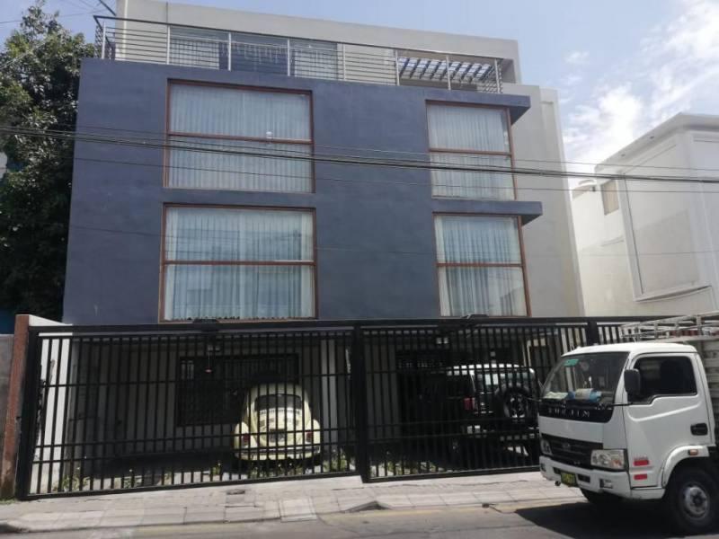 SE VENDE HERMOSO DUPLEX EN YANAHUARA