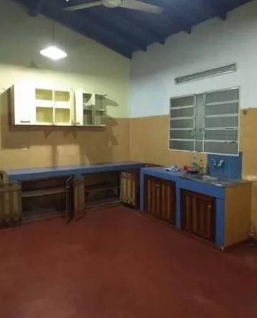 VENDO HERMOSA CASA EN VILLA ELISA ZONA 4 MOJONES COD 2085