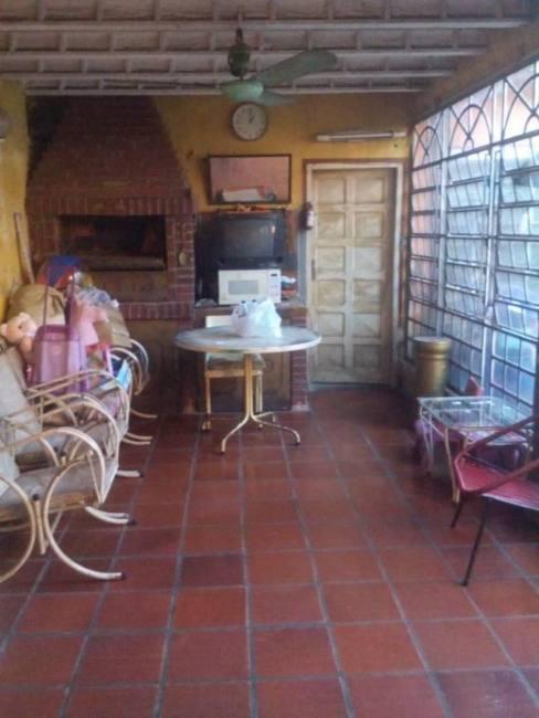 SE vende casa en Asuncion, barro Ciudad Nueva