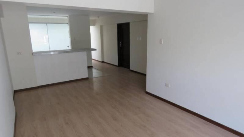 DEPARTAMENTO FLAT DE 127 M2, EN 1ER PISO, CON 4 DORMITORIOS. EN VALLESITO, CERCADO, AREQUIPA.