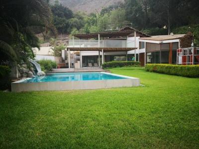 Vendo linda casa de 2,480 m2 en La Planicie en La Molina