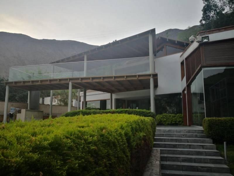 Vendo linda casa de 2,480 m2 en La Planicie en La Molina