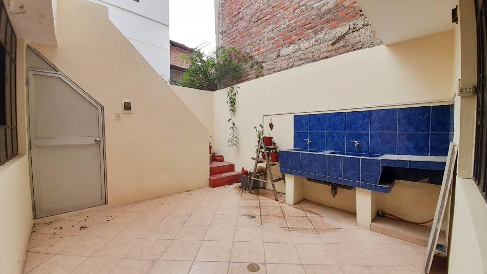 Casa En Venta En Urb Alborada Arequipa,250 M2