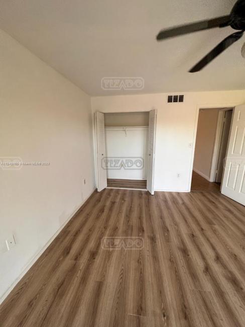 Departamento 1 dormitorios en venta en Miami Gardens, Miami