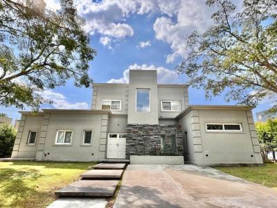 Casa 4 dormitorios en alquiler en Villanueva, Tigre