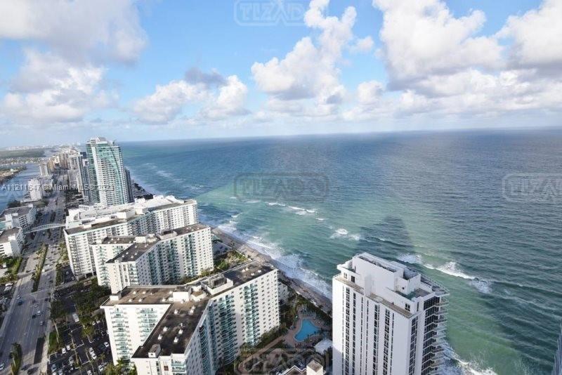 Departamento 1 dormitorios en venta en Hollywood, Miami