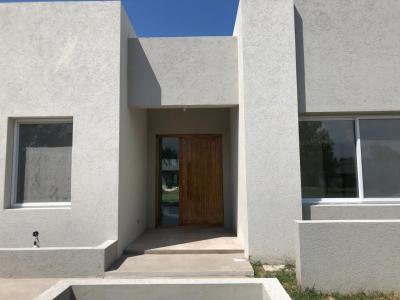 Casa 3 dormitorios en venta en El Canton, Escobar