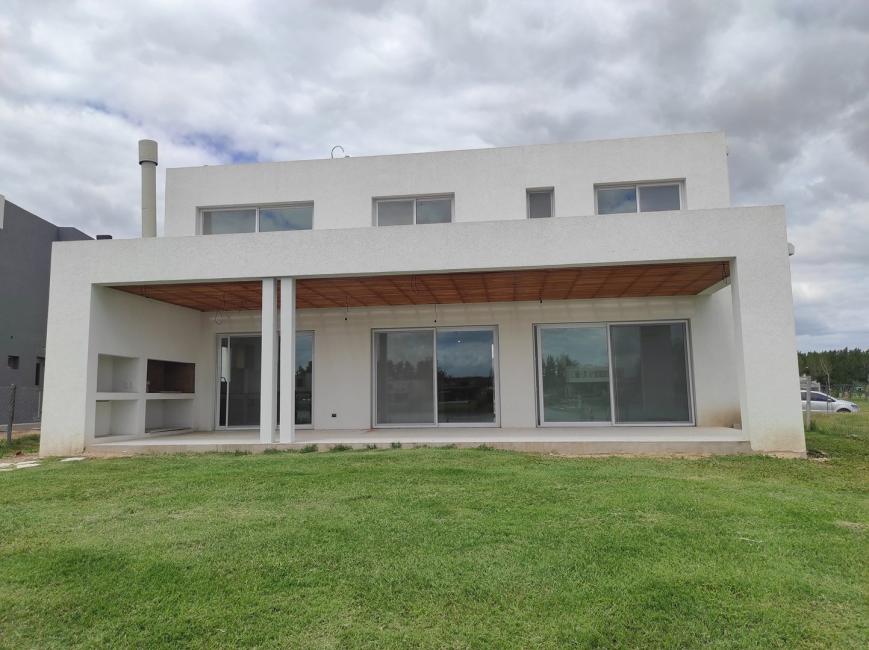 Casa 4 dormitorios en venta en Villanueva, Tigre