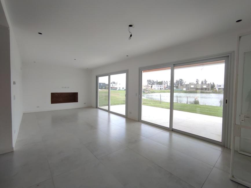 Casa 4 dormitorios en venta en Villanueva, Tigre