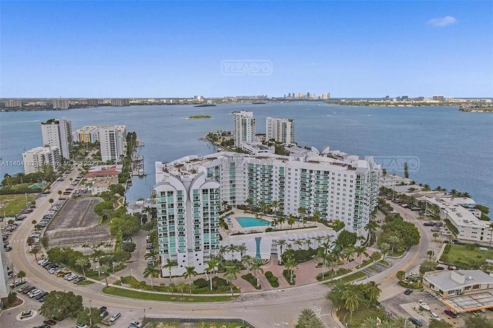 Departamento 2 dormitorios en venta en Bay Harbor Islands, Miami