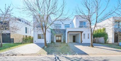 Casa 4 dormitorios en venta en Nordelta, Tigre