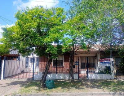 Casa 2 dormitorios en venta en Moron