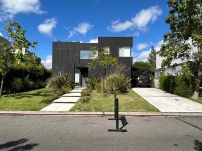 Casa 3 dormitorios en alquiler en Nordelta, Tigre