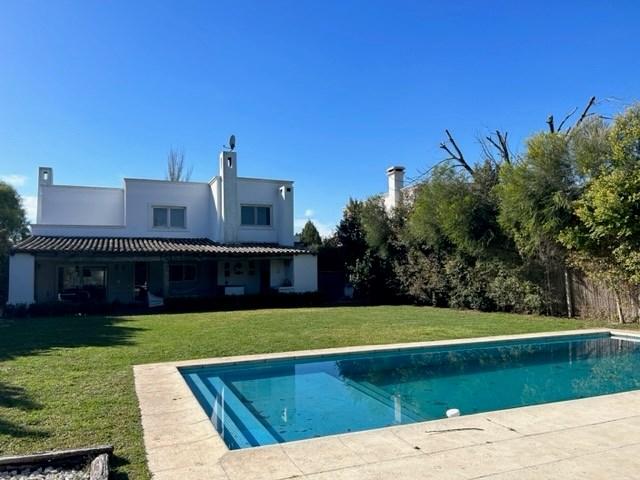 Casa 3 dormitorios en alquiler temporario en Santa Barbara, Tigre