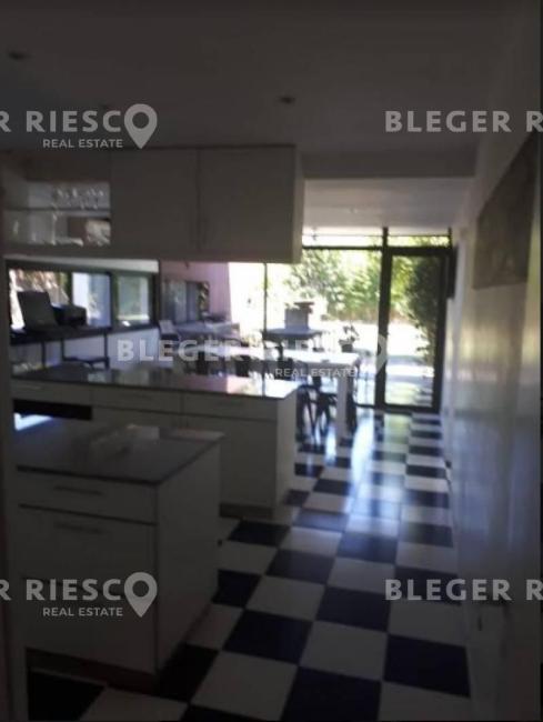 Casa 5 dormitorios en alquiler temporario en Santa Barbara, Tigre