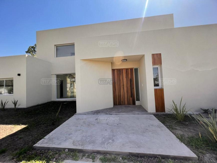 Casa 4 dormitorios en alquiler en San Matias, Escobar