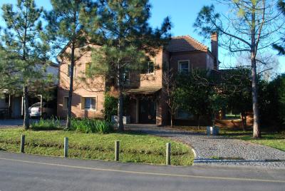 Casa 4 dormitorios en alquiler en General Pacheco, Tigre