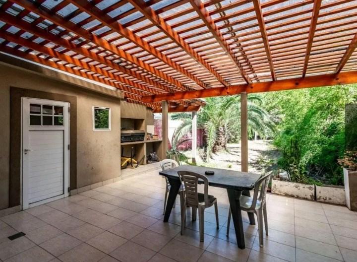 Casa 4 dormitorios en venta en Villa Tesei, Hurlingham