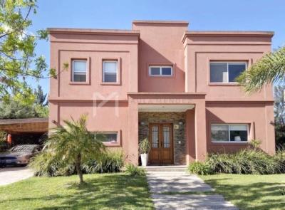 Casa 4 dormitorios en alquiler temporario en Villanueva, Tigre