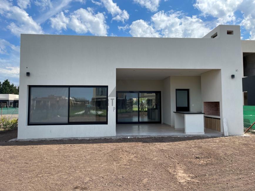 Casa 3 dormitorios en venta en El Aljibe, Pilar