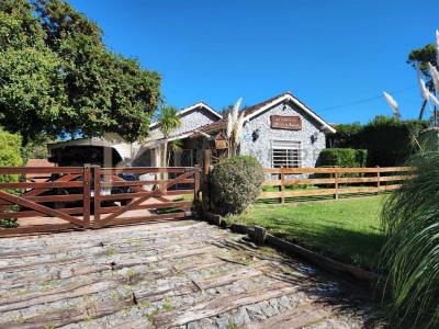 Casa 3 dormitorios en venta en Villa Gesell