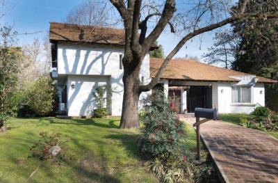 Casa 3 dormitorios en alquiler temporario en Highland Park CC, Pilar