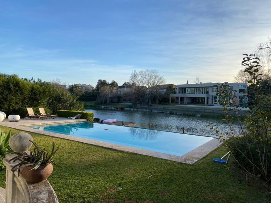 Casa 6 dormitorios en alquiler en Nordelta, Tigre