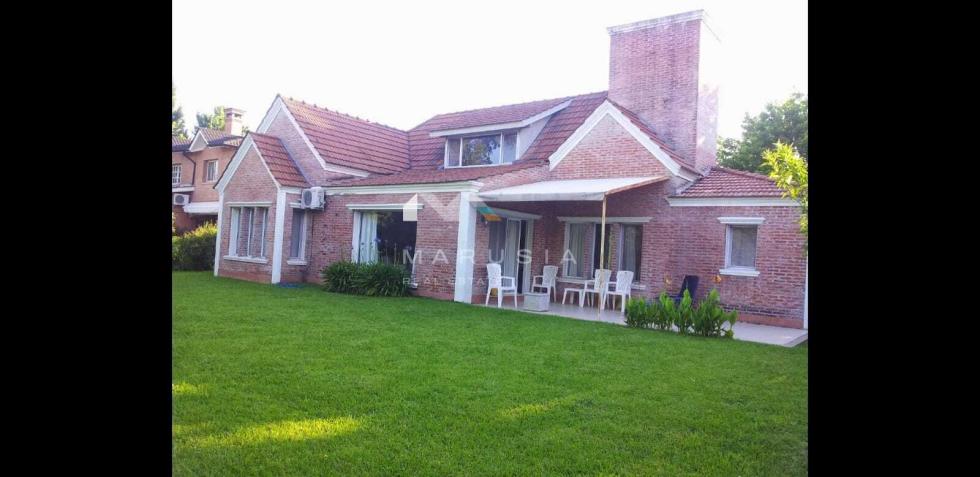 Casa 3 dormitorios en venta en Pilar del Lago, Pilar