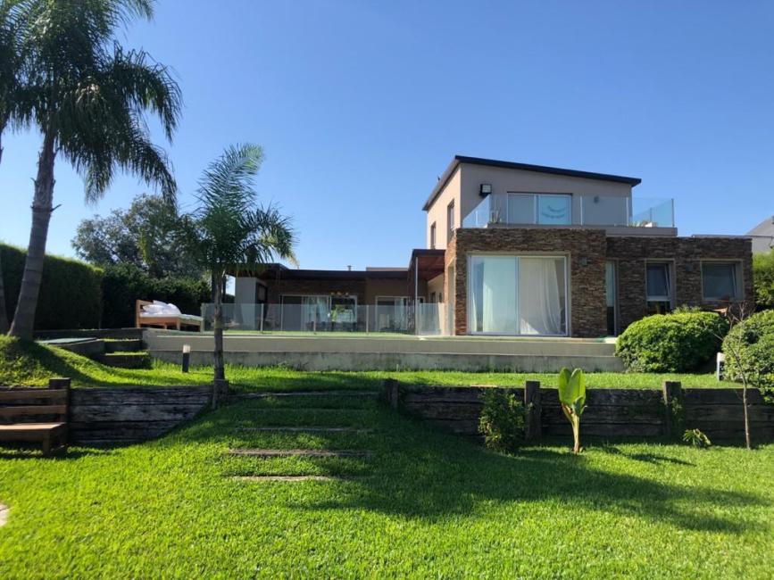 Casa 6 dormitorios en alquiler en Villanueva, Tigre