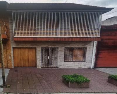 Casa en venta en Sarandi, Avellaneda