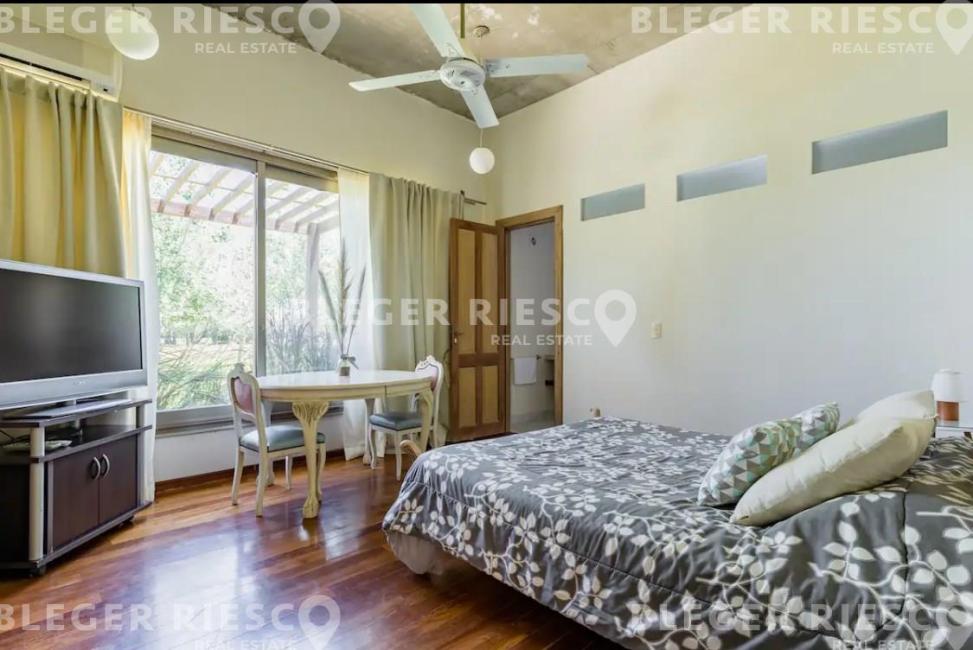 Casa 5 dormitorios en alquiler temporario en Lima, Zarate