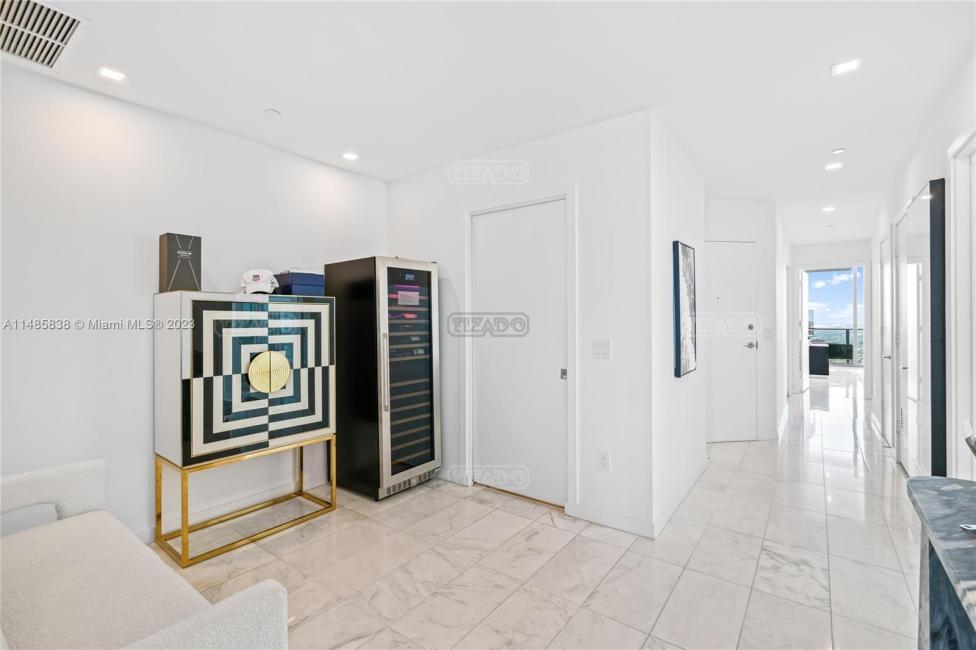 Departamento 3 dormitorios en venta en Edgewater, Miami