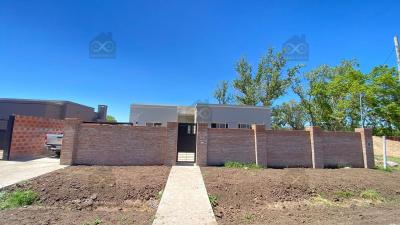 Casa 3 dormitorios en alquiler en Derqui, Pilar
