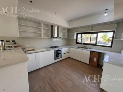Casa 3 dormitorios en venta en Puertos, Escobar