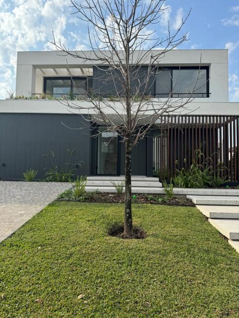 Casa 4 dormitorios en venta en Nordelta, Tigre